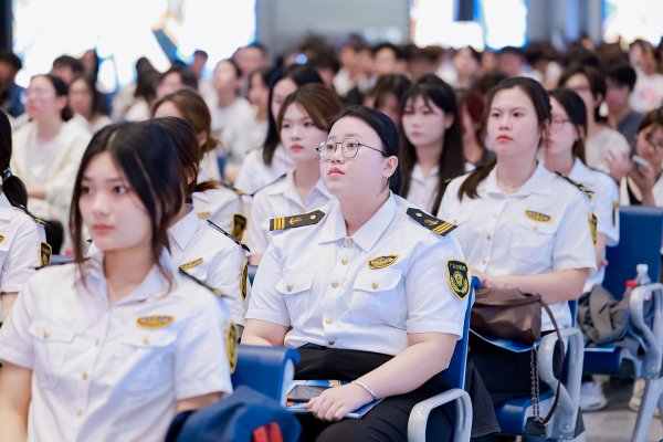 捷元网 将招募1500名船员，国产大邮轮爱达·花城号明年底广州首航